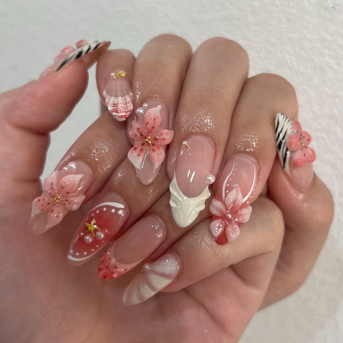 CTTHNBD Press on Nails Almond - French Tip Fake Nails with Gold Line Design - Medium Fasle Nails Press ons - for Women 24 Pcs : Beauty & Personal Care