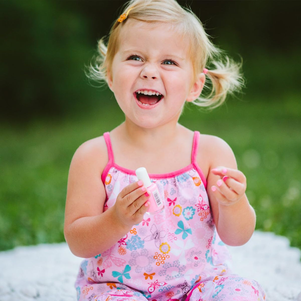 Piggy Paint | 100% Non-Toxic Girls Nail Polish | Safe. Cruelty-free. Vegan. & Low Odor for Kids | PINKie Promise : Beauty & Personal Care