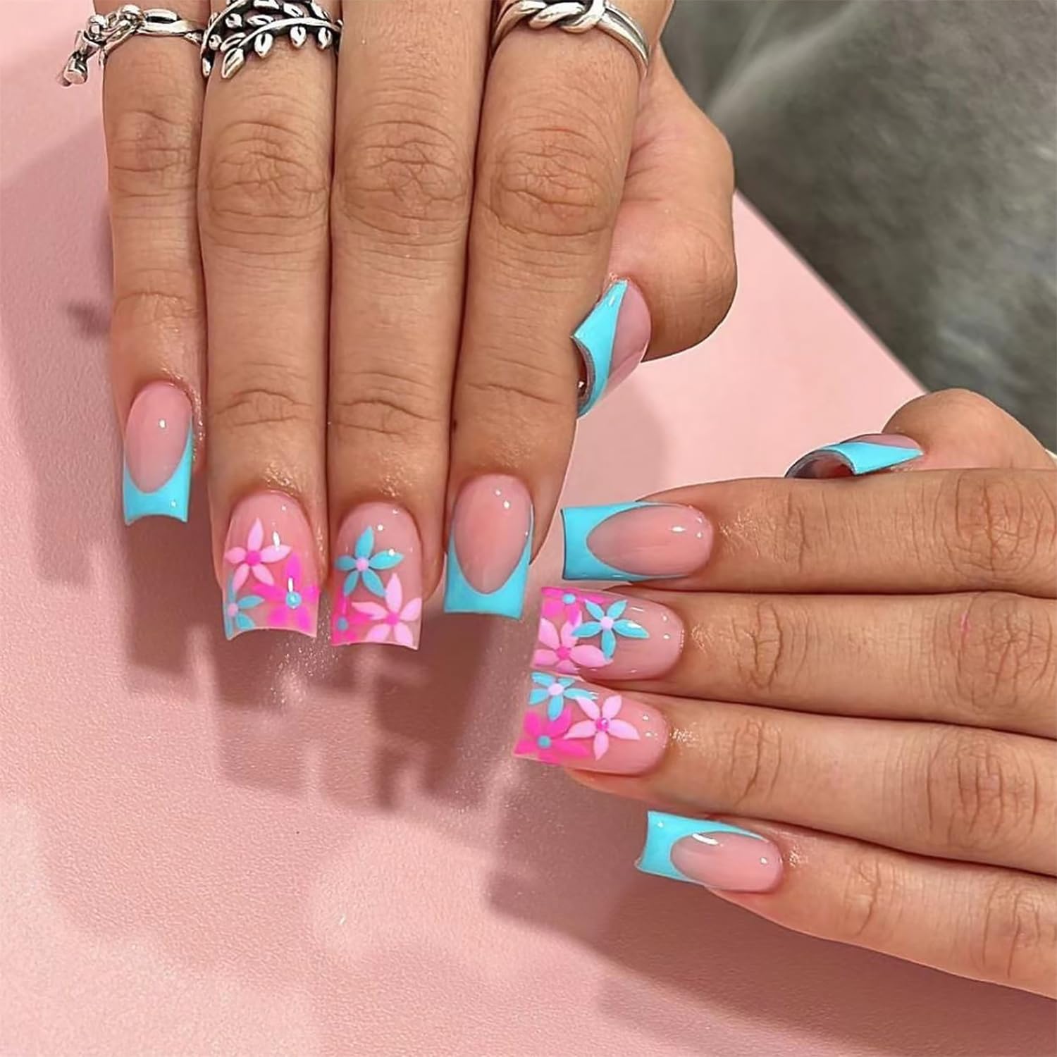 DZPGUONIZ 24pcs Short Square Press on Nails French Tip Fake Nails White Flower with Star Design Glitter False Nails Luxury Nail Charms Crafts White Stripes Glue on Nails for Women Manicure Tips : Beauty & Personal Care