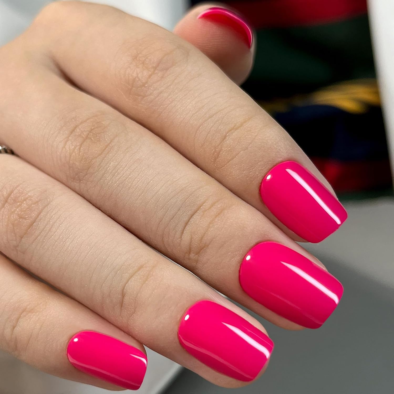 WAFOLOZE Nails Press ons.White Ombre Short Square Press on Nails Fake Nails Glossy Acrylic Artificial Nails Stick on Nails for Women 24Pcs : Beauty & Personal Care
