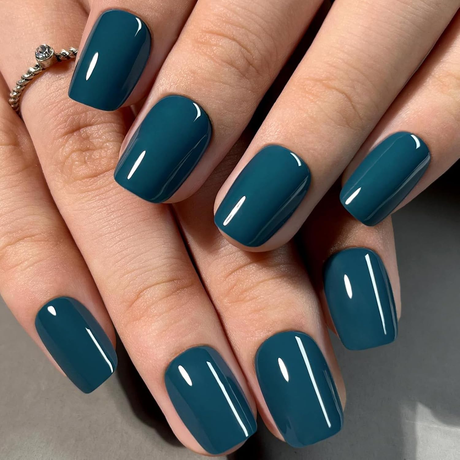 WAFOLOZE Nails Press ons.White Ombre Short Square Press on Nails Fake Nails Glossy Acrylic Artificial Nails Stick on Nails for Women 24Pcs : Beauty & Personal Care